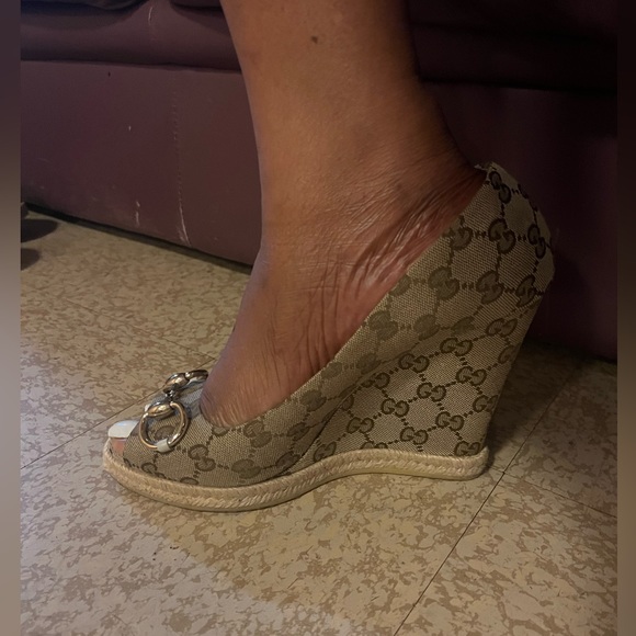 Size 40 Gucci wedge platform, authentic very sturdy and comfortable - Picture 5 of 8